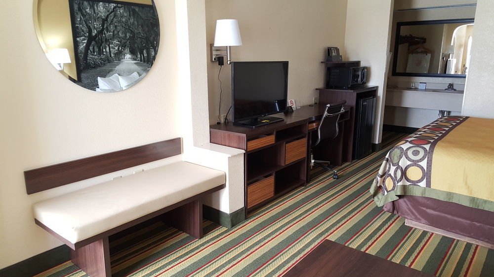 Super 8 By Wyndham Byron/South Macon Hotell Eksteriør bilde