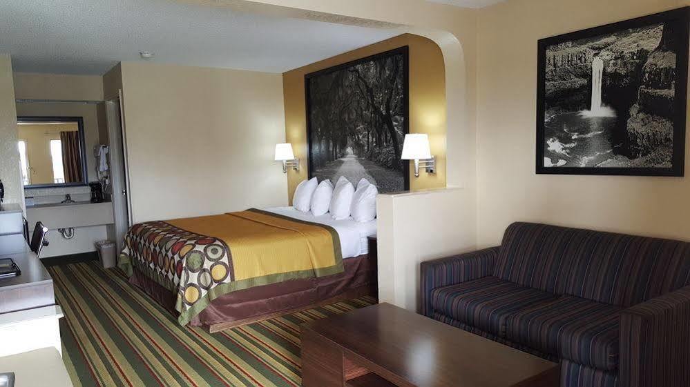 Super 8 By Wyndham Byron/South Macon Hotell Eksteriør bilde